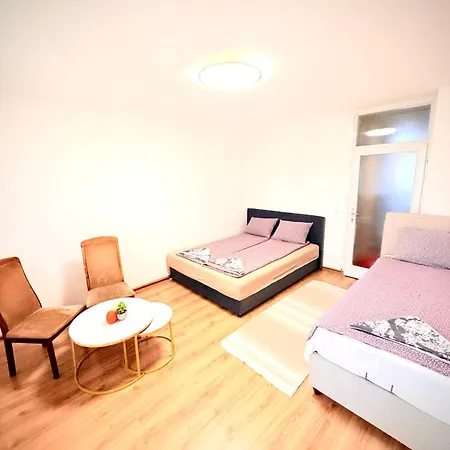 Hot Spot Old Town&free Parking&basacarsija