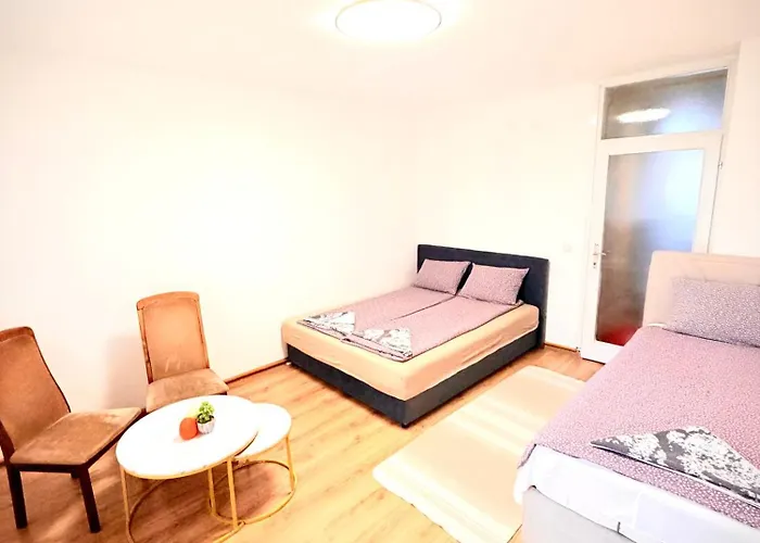 Hot Spot Old Town&free Parking&basacarsija